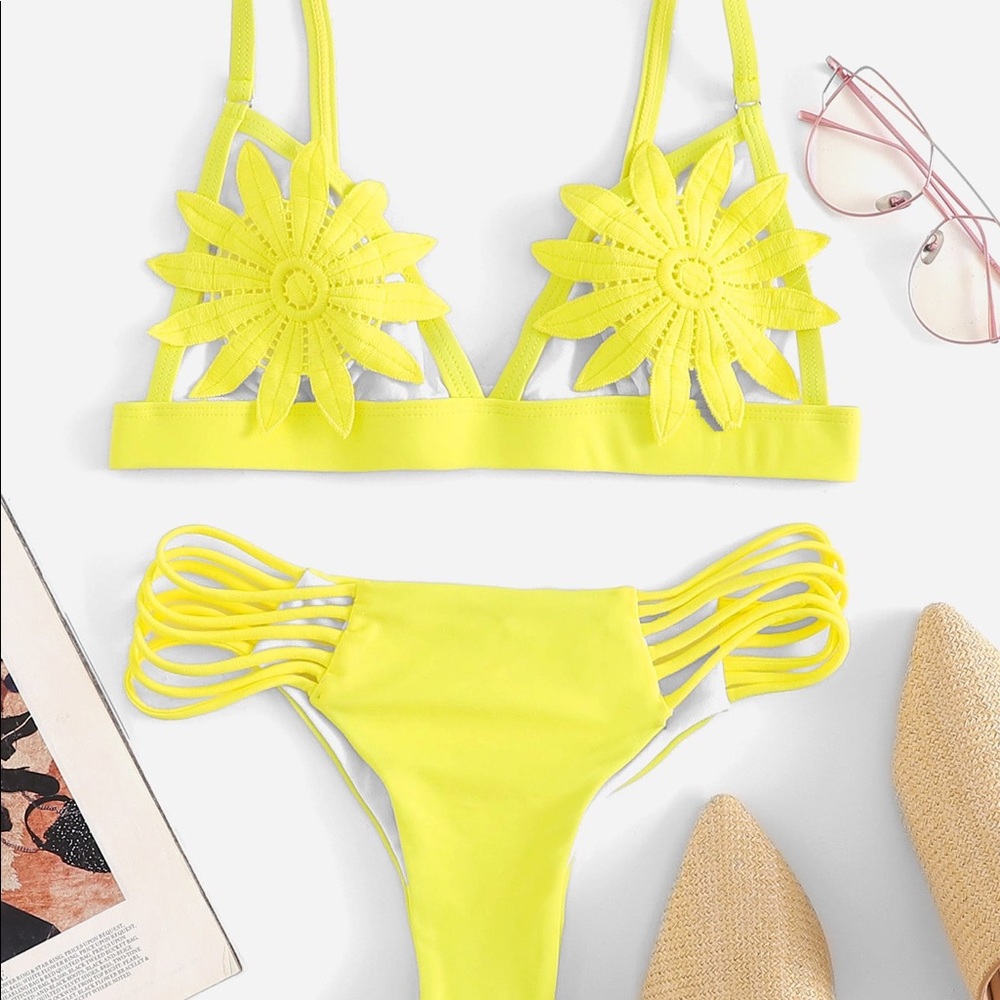 Yellow Flower bikini | NWOT | Med Bottom/XL top